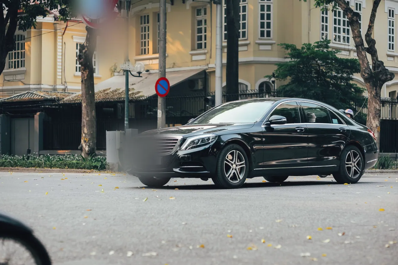 Business Sedan — E-sınıfı tipi business sedan