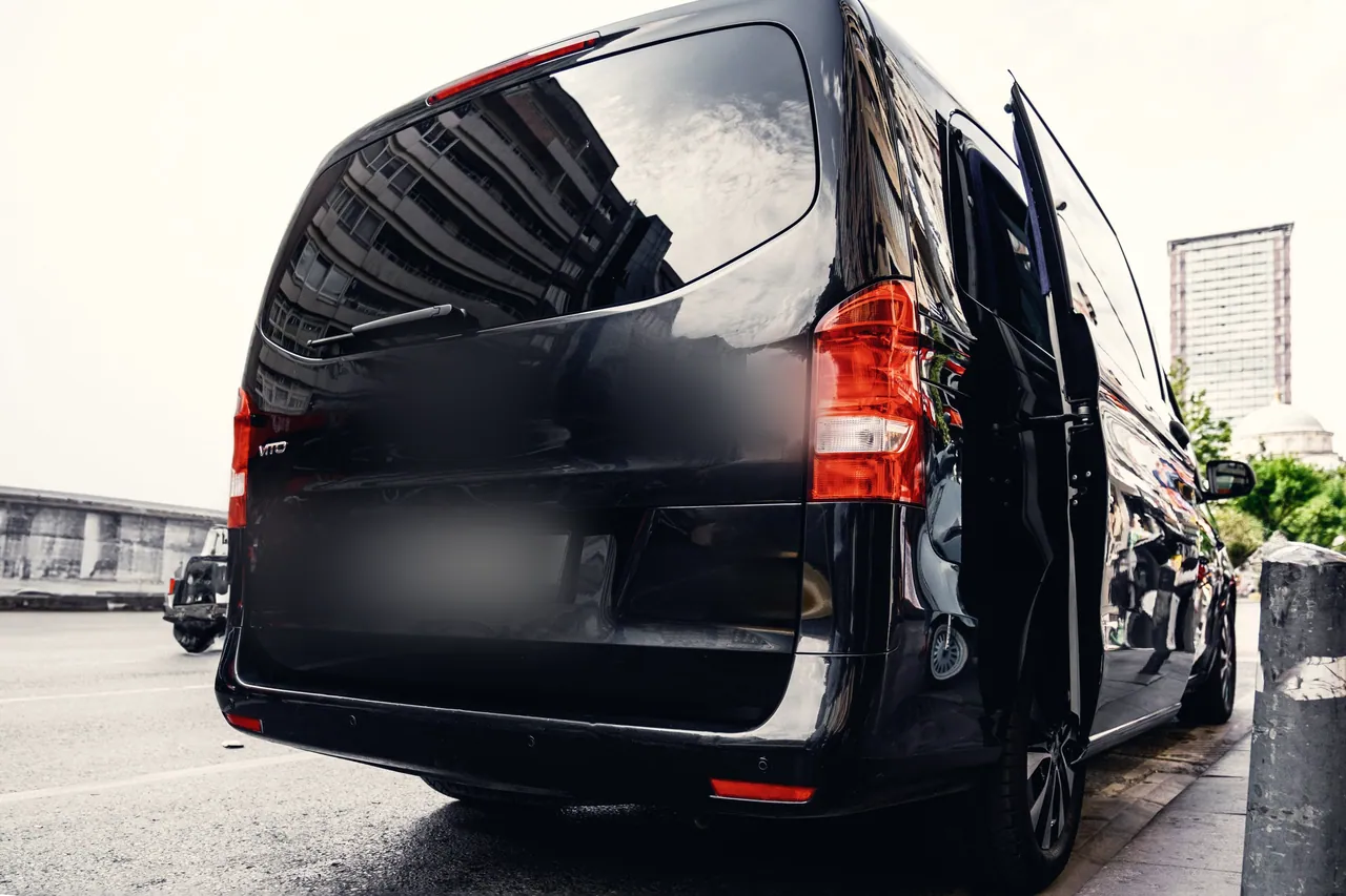 Lounge Minivan — Özel kabinli lounge minivan